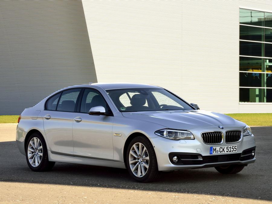  BMW 518d Sedan 2013 года  (фото 10 из 15)